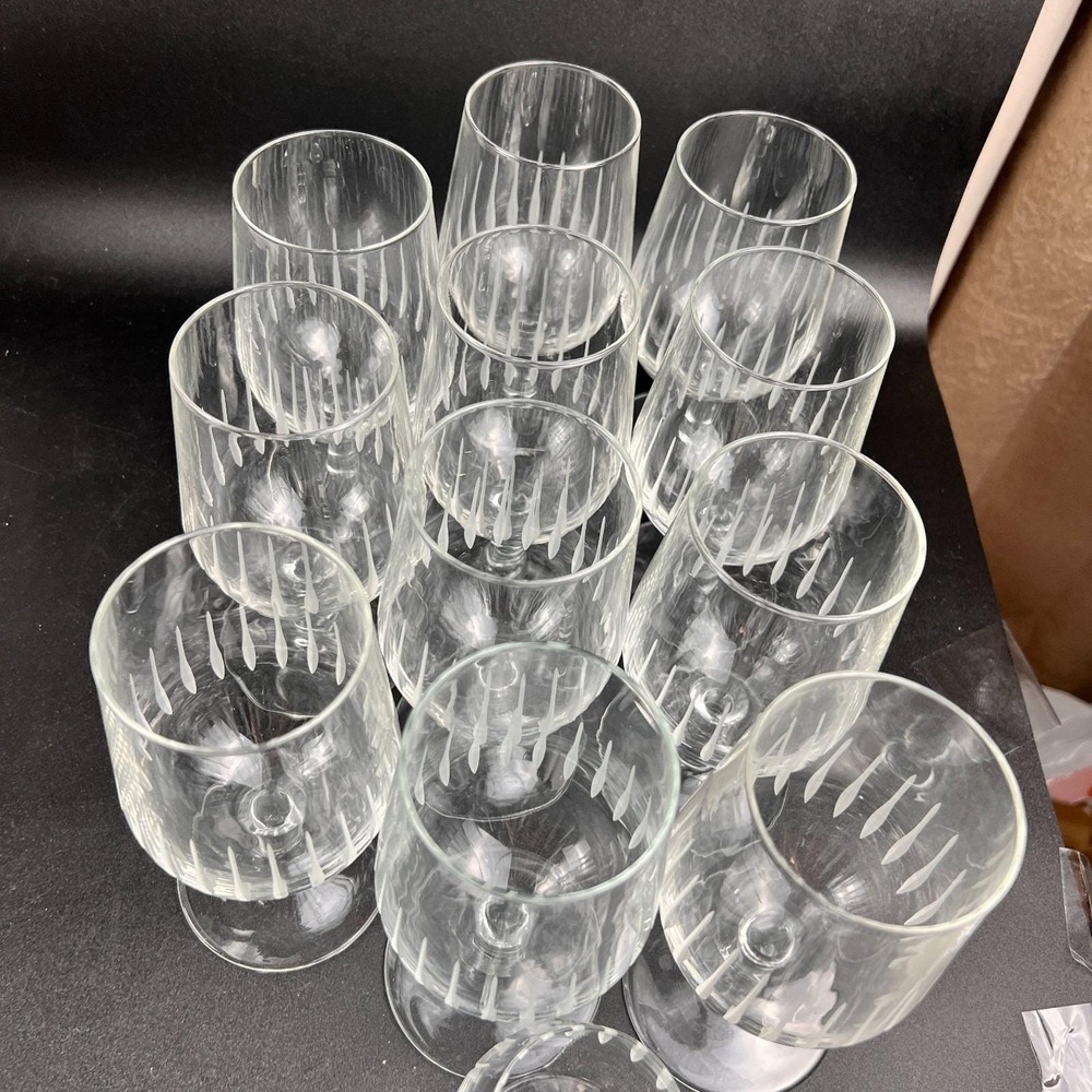 Vtg France wine glass water goblet Crystal barware Etched droplet 6" set of 2gl - Picture 9 of 11